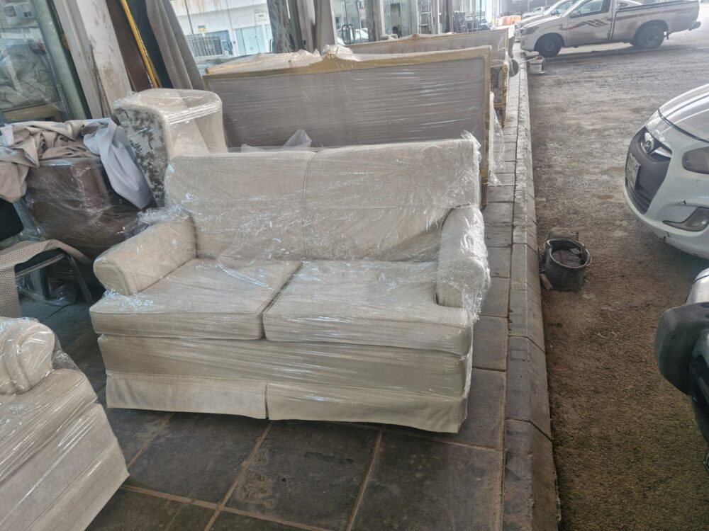 طقم كنب غرفة المعيشة السعودية